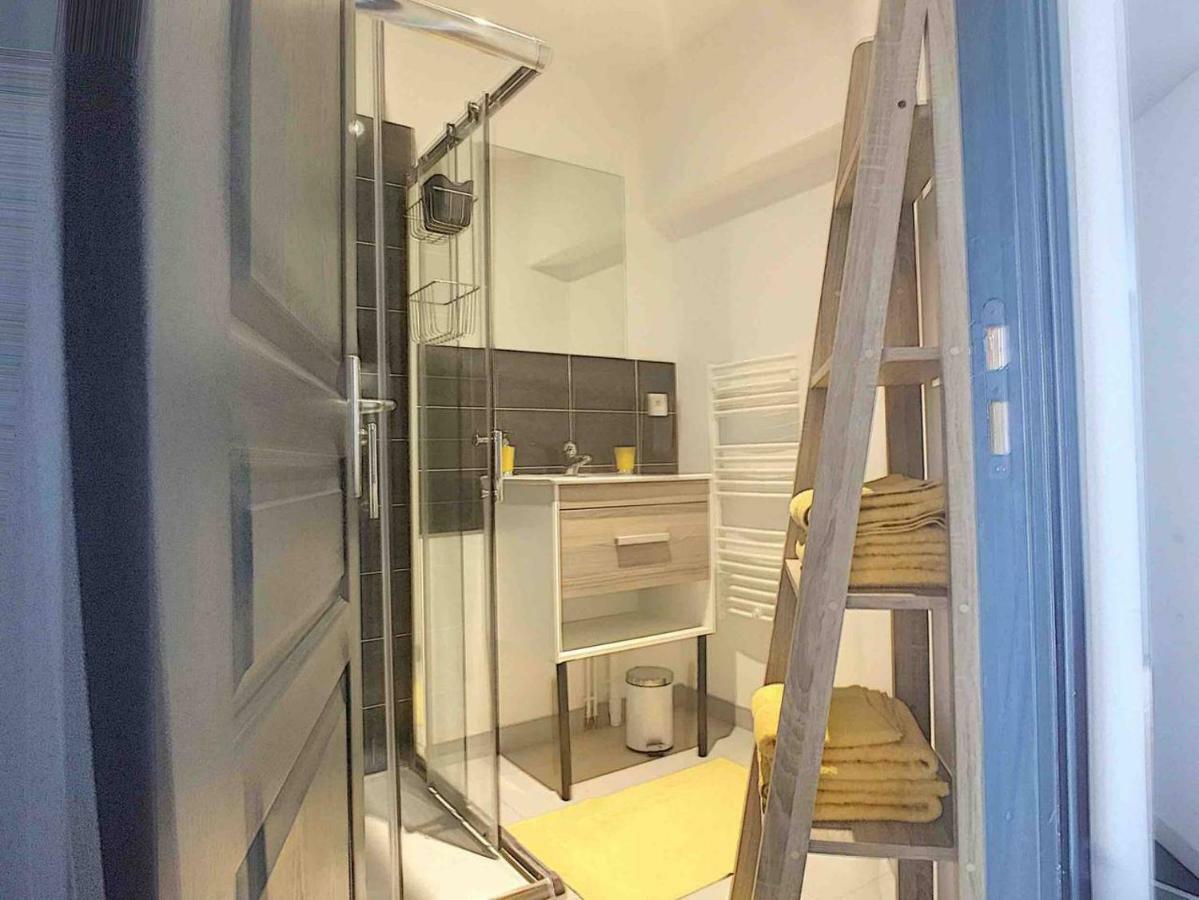 60 Rue Du Port Hotell Granville Exteriör bild